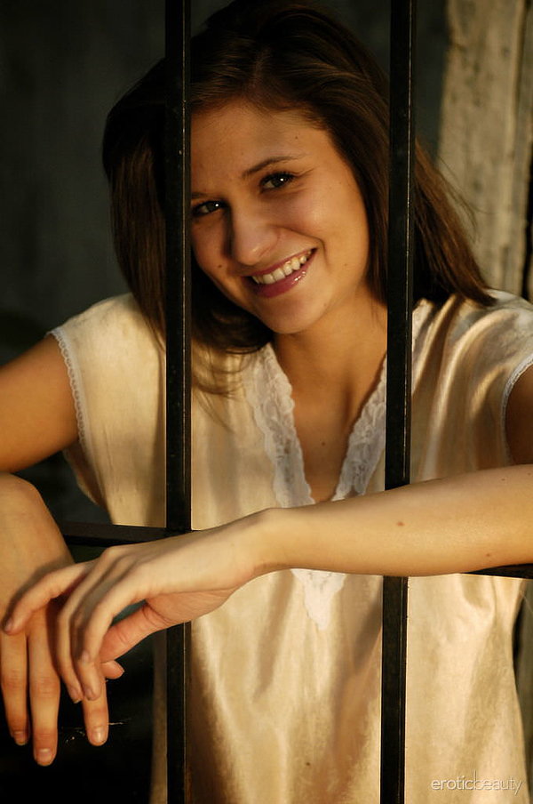 Злата, 24
